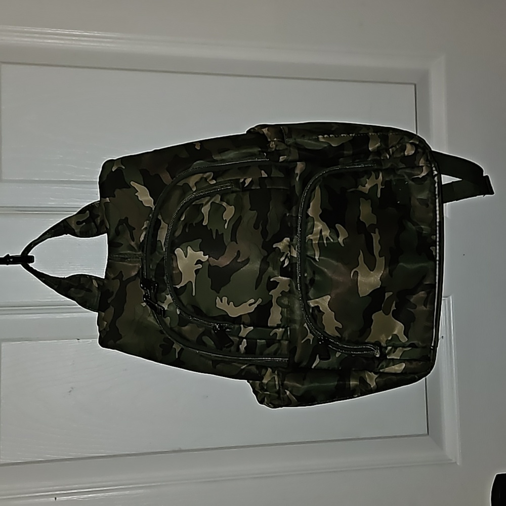 Lug Camo Hatchback 3